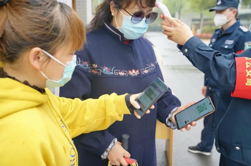 培訓(xùn)機(jī)構(gòu)外教確診,多地暫停線下教育:教培行業(yè)陷入嚴(yán)峻形勢